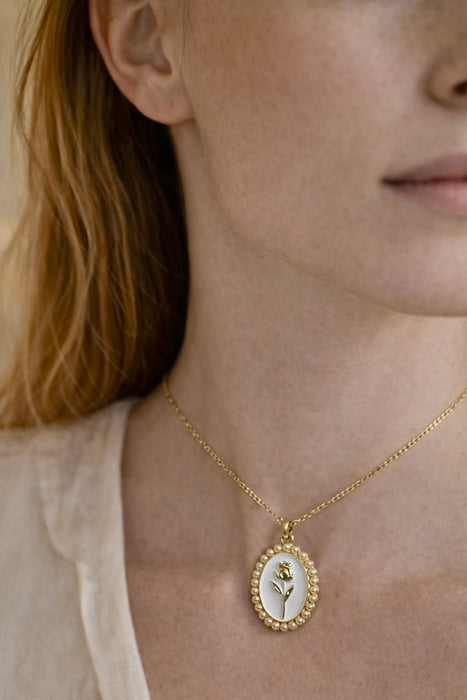 Vintage Rose Pendant Necklace White
